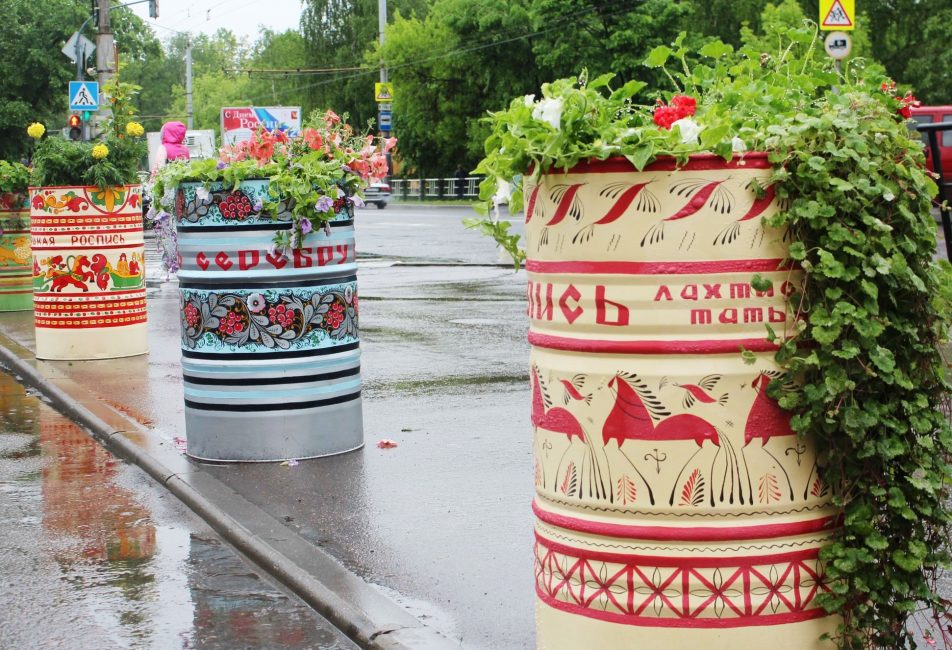 Même un vieux baril de fer peut avoir un nouveau look.