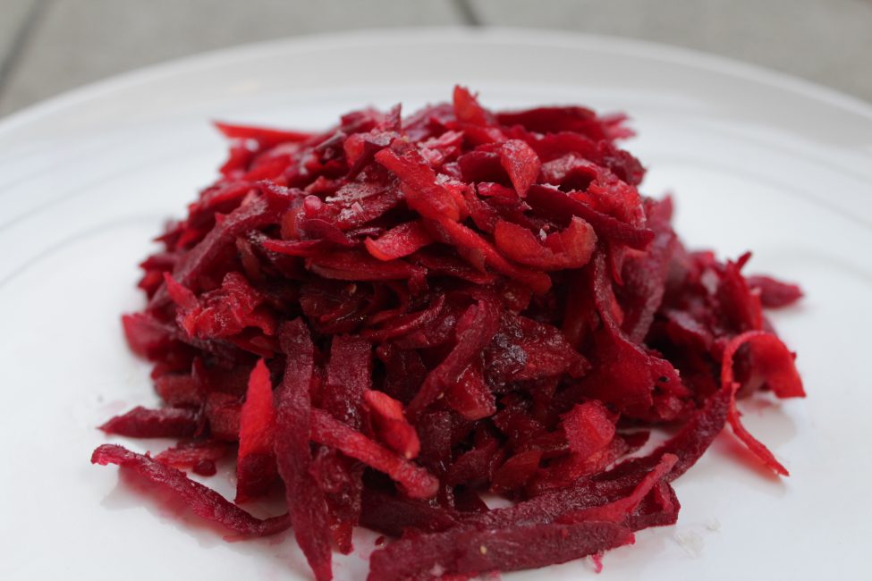 betteraves marinées dans un bol