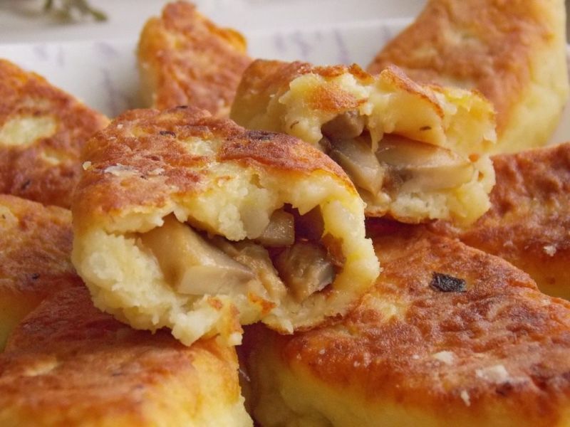 Galettes de pommes de terre farcies aux champignons