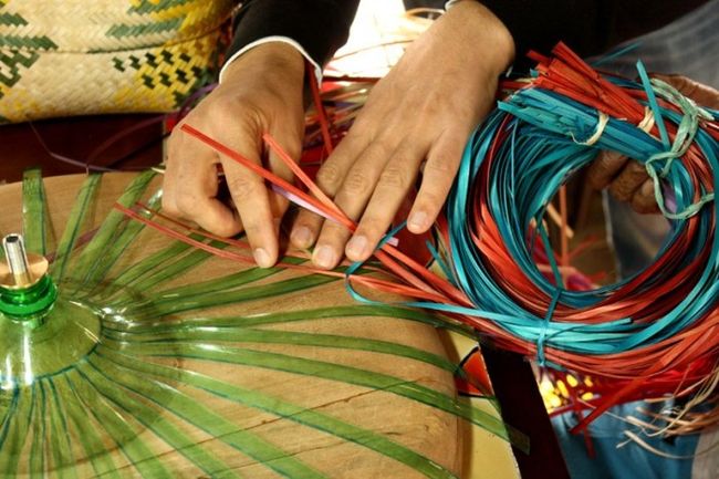 art à partir de bouteilles en plastique