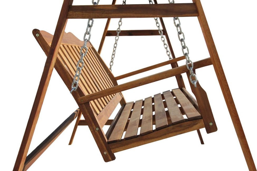 Dans le cas où le parent a la moindre compétence en menuiserie, le siège peut être fabriqué pour plus de commodité avec un dossier.