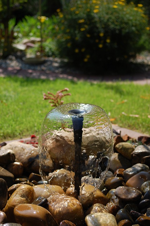 La fontaine miniature ne prend pas beaucoup de place