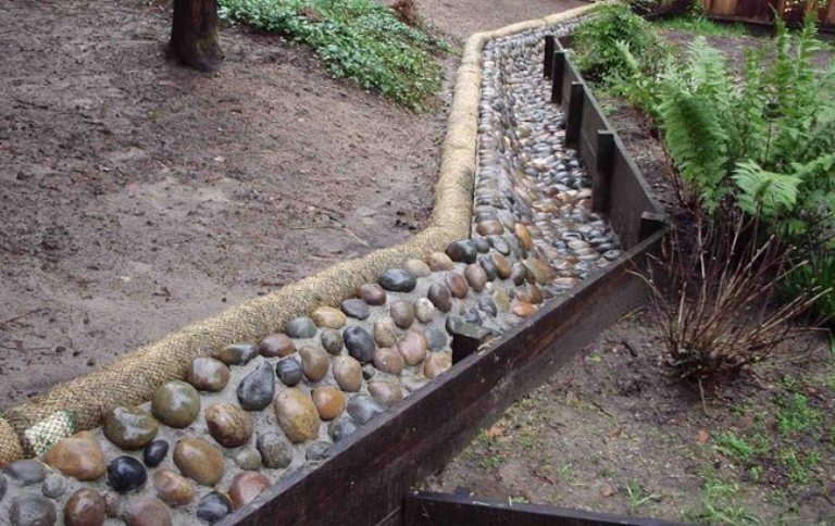 Même une gouttière peut devenir un élément décoratif