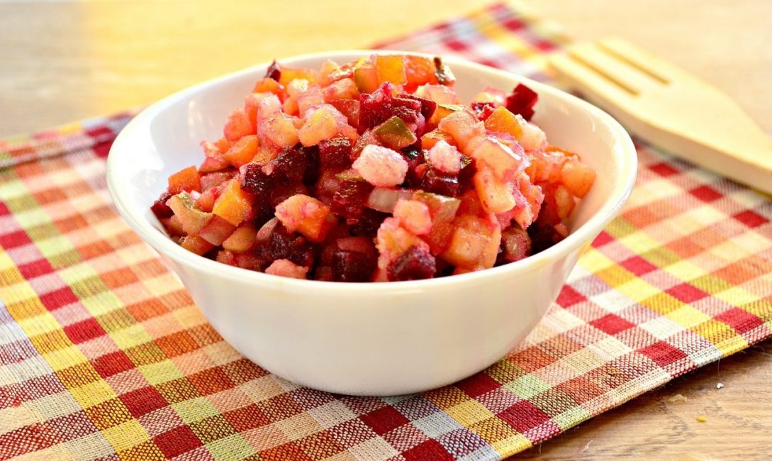  vinaigrette dans un bol sur la table