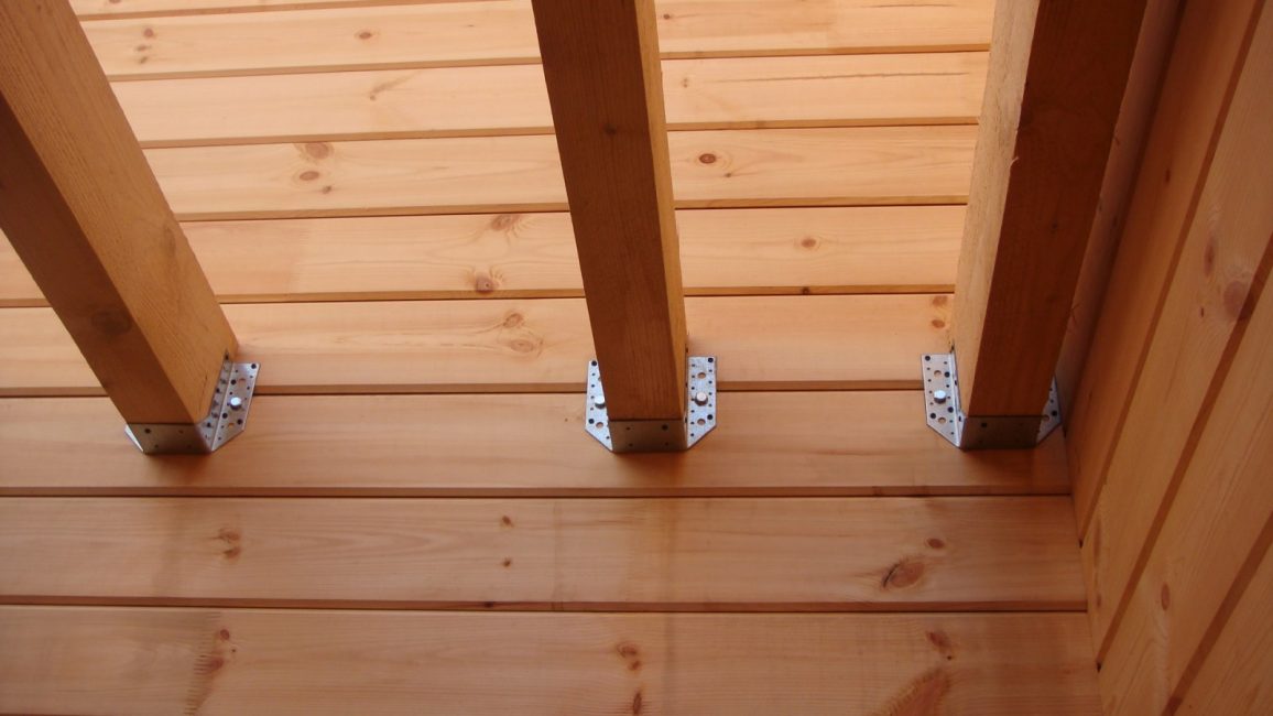 Ils vous permettent de fixer les éléments de manière assez rigide, ce qui affecte la fiabilité de la structure.