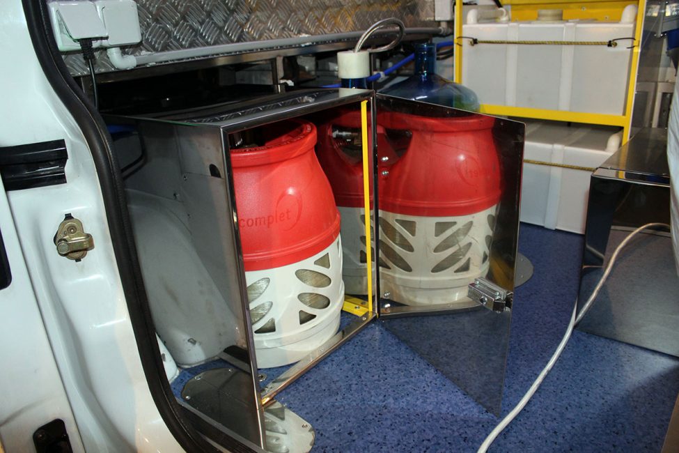 bouteille de gaz composite dans la cuisine