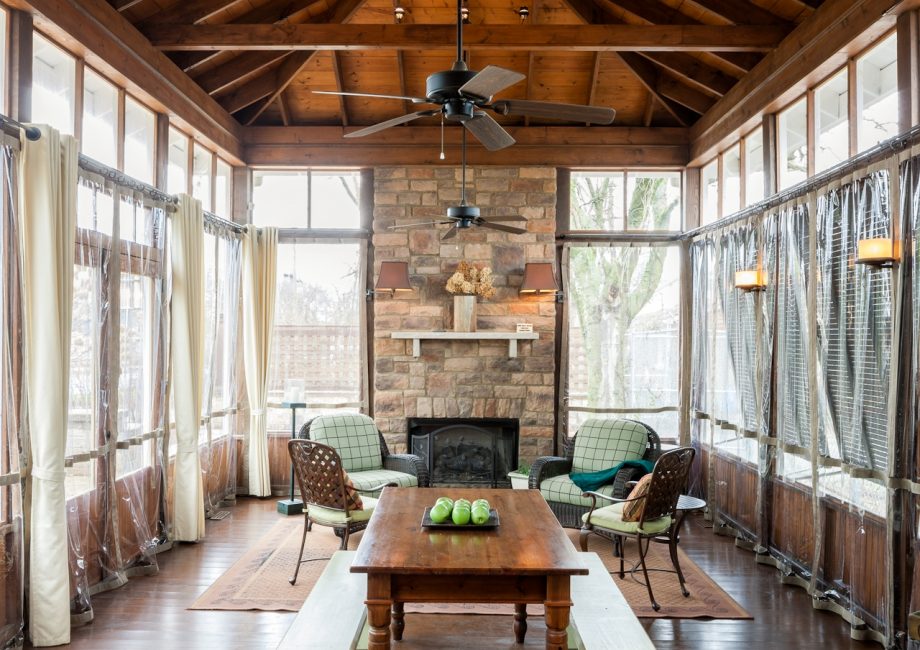 rideaux dans la véranda