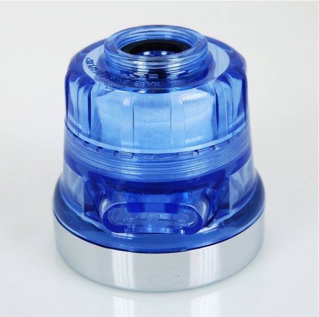 Fixation de filtre pour robinet standard