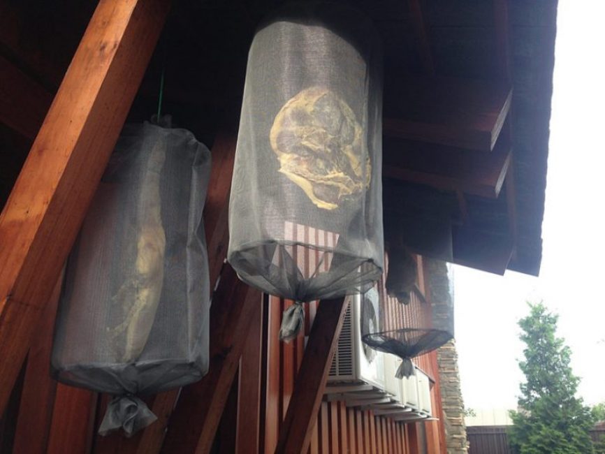 Le cocon moustiquaire protège le produit des mouches, guêpes et autres insectes