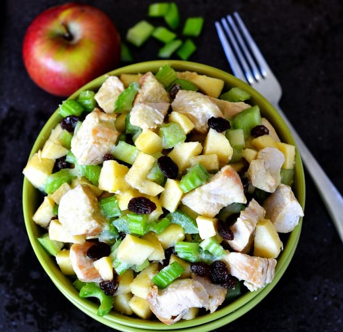 Celera peut être consommé frais, séché, mariné.