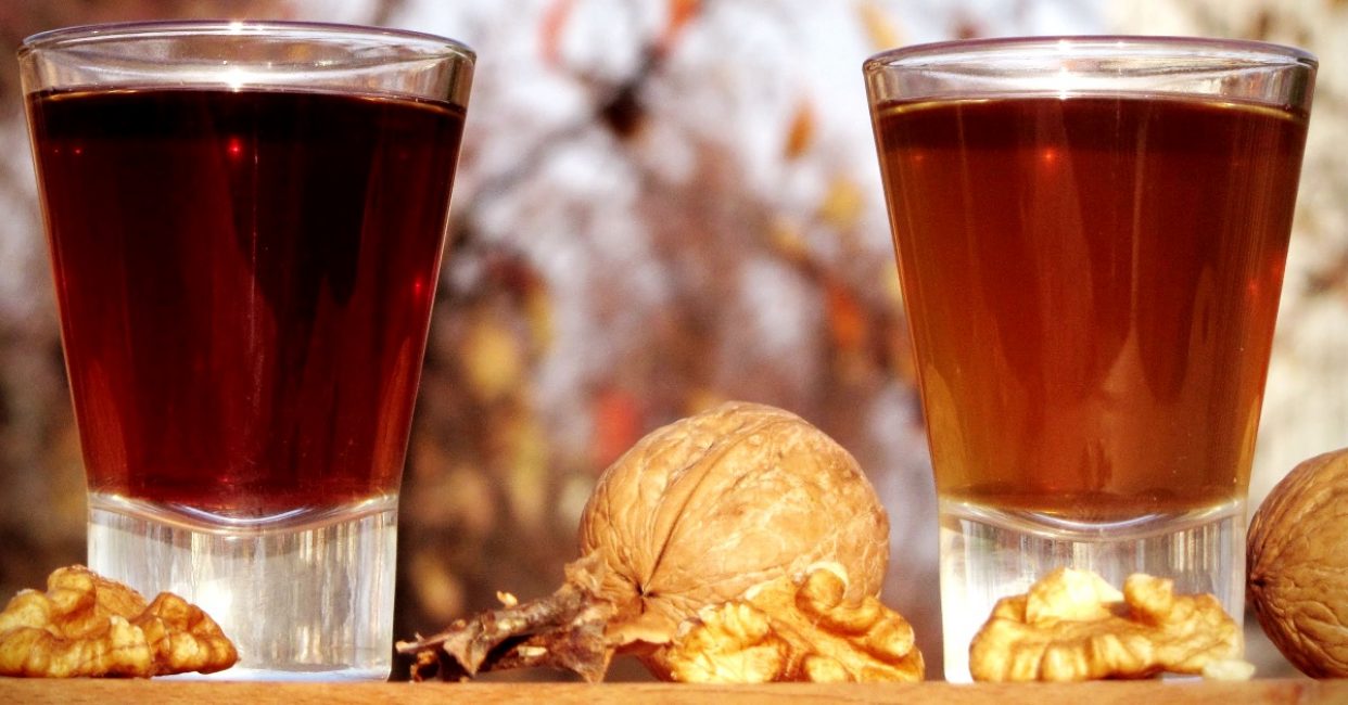 Le principal avantage de la teinture de noix est un pourcentage élevé d'iode.