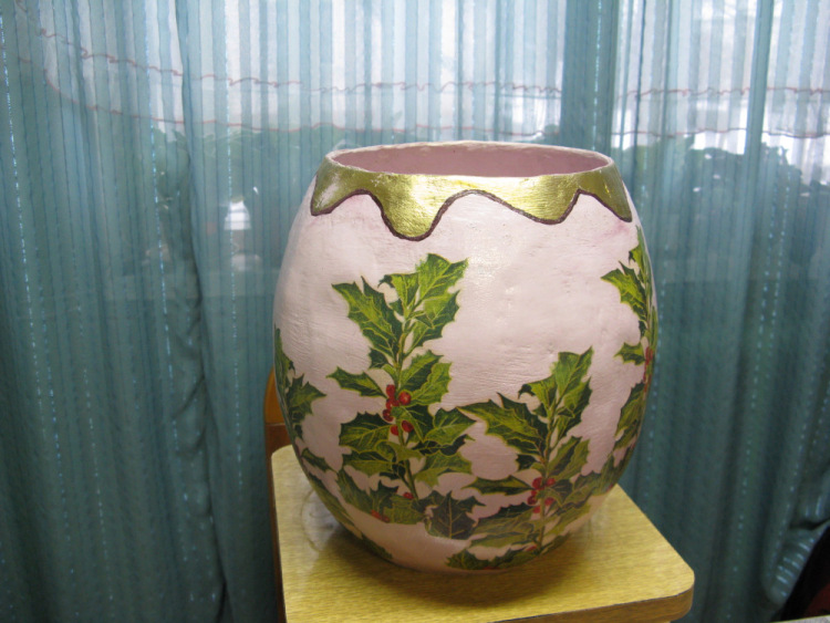 Travail fini en papier mâché