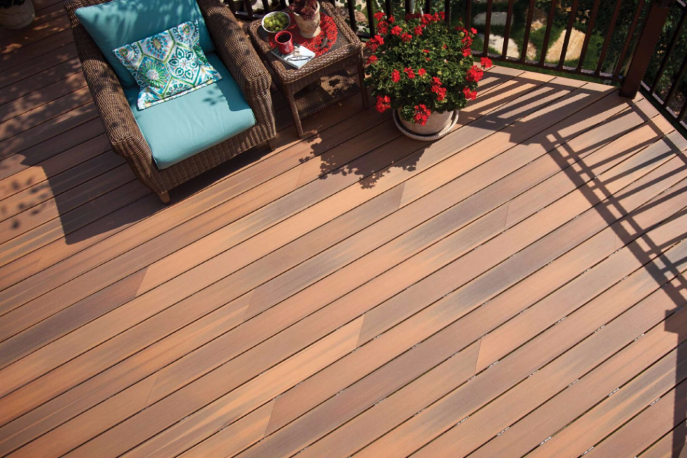 Panneau décoratif utilisé comme revêtement de sol