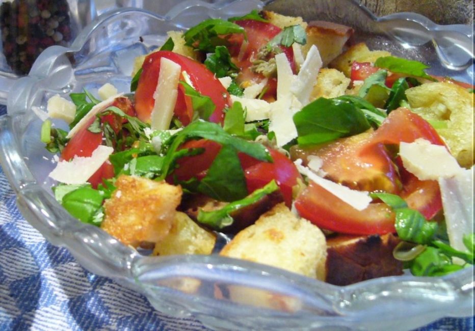 Salade de pain aux tomates