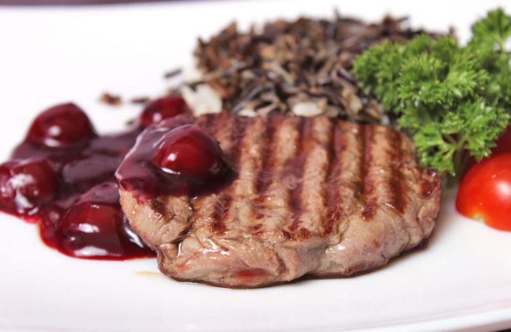 côtelettes à la sauce aux cerises