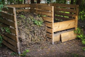 Fabriquer un bac à compost de ses propres mains : une description des principaux points techniques, des recettes pour faire du compost (50 Photos & Vidéos) + Avis