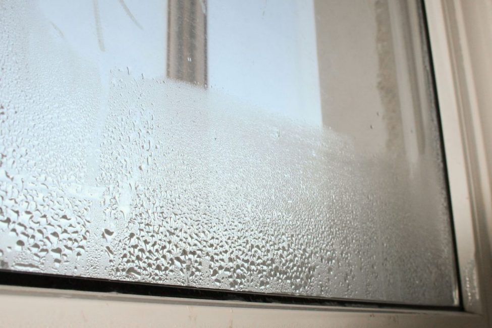 Condensation à l'intérieur du verre