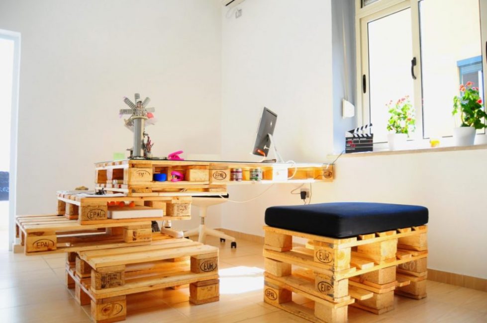 Les meubles simples sont faciles à fabriquer soi-même