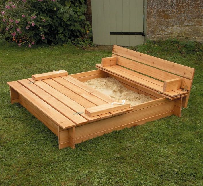 Bac à sable avec couvercle