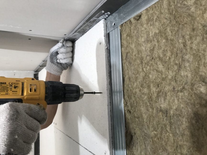 Fixation pour cloison sèche