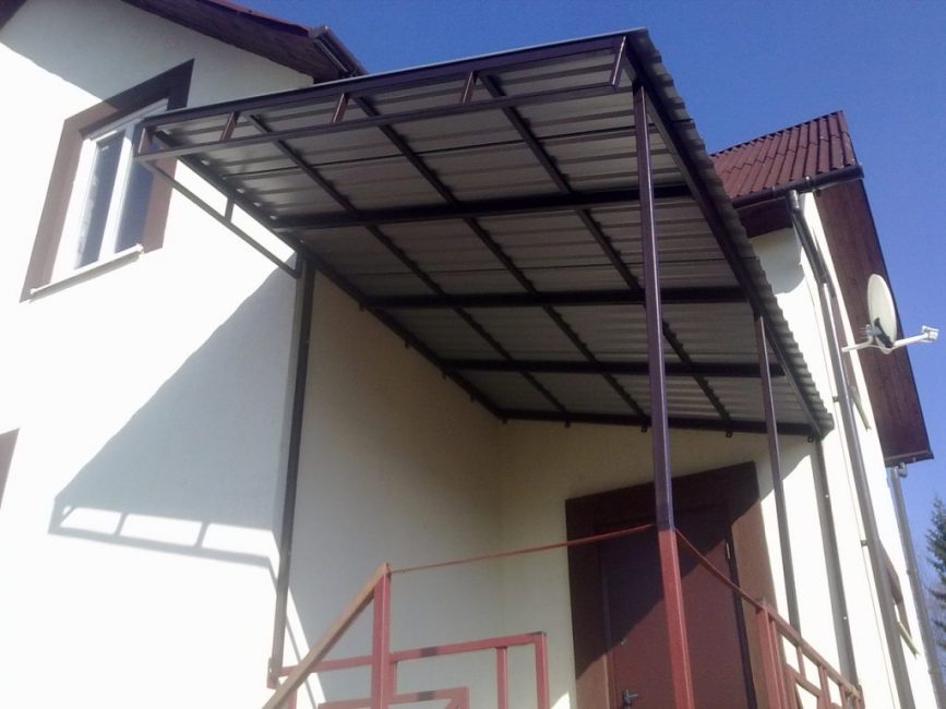 Auvent en carton ondulé