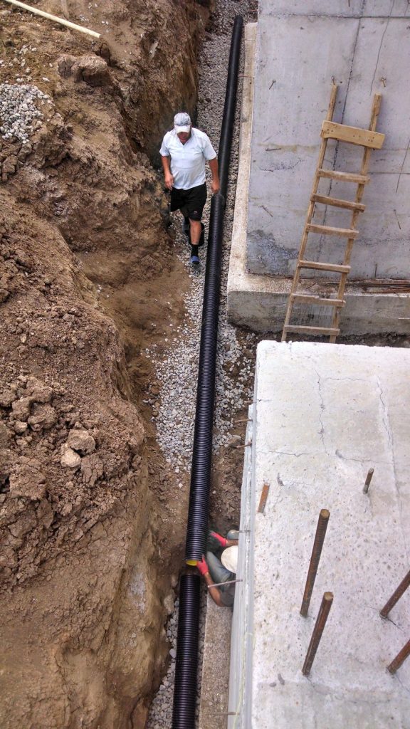 Pose de canalisations d'évacuation