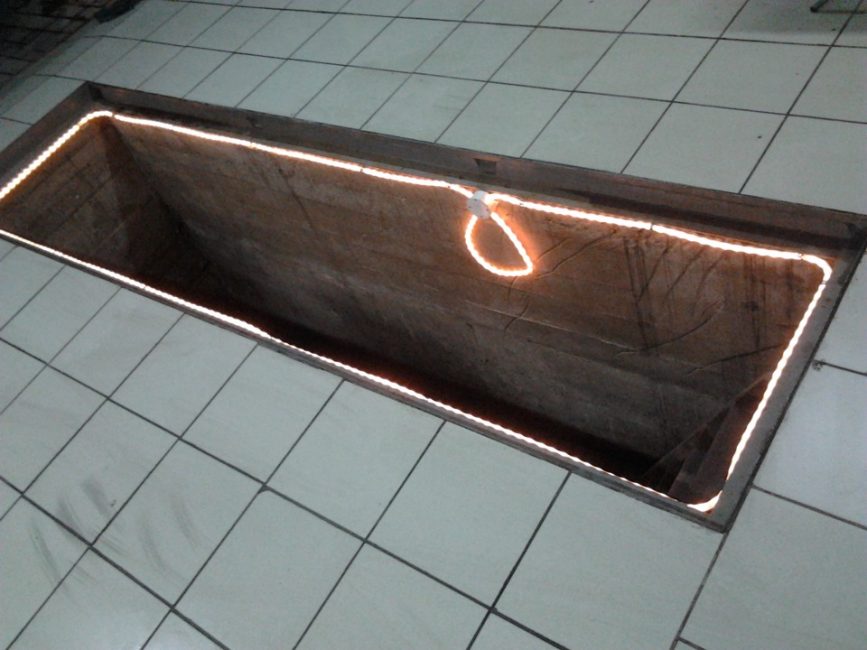 Trou d'inspection dans le garage