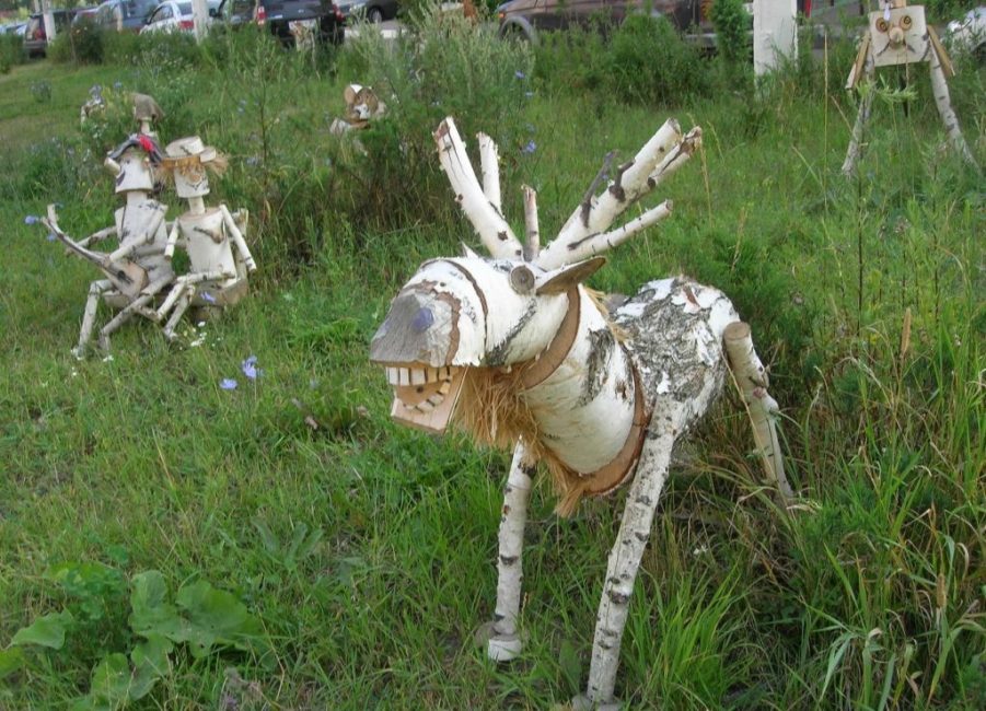 Âne et hommes de bois