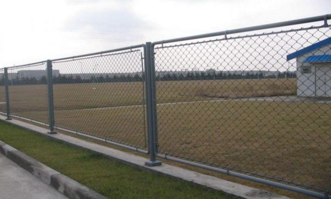 Clôture sur fondation en bandes