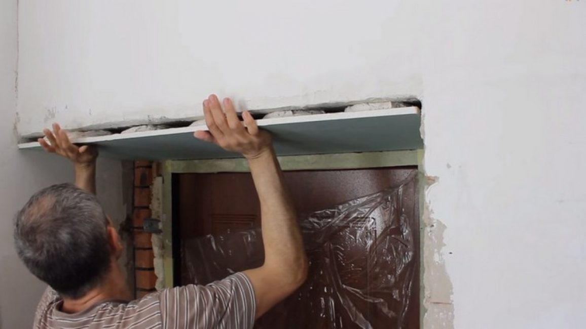 Coller des cloisons sèches