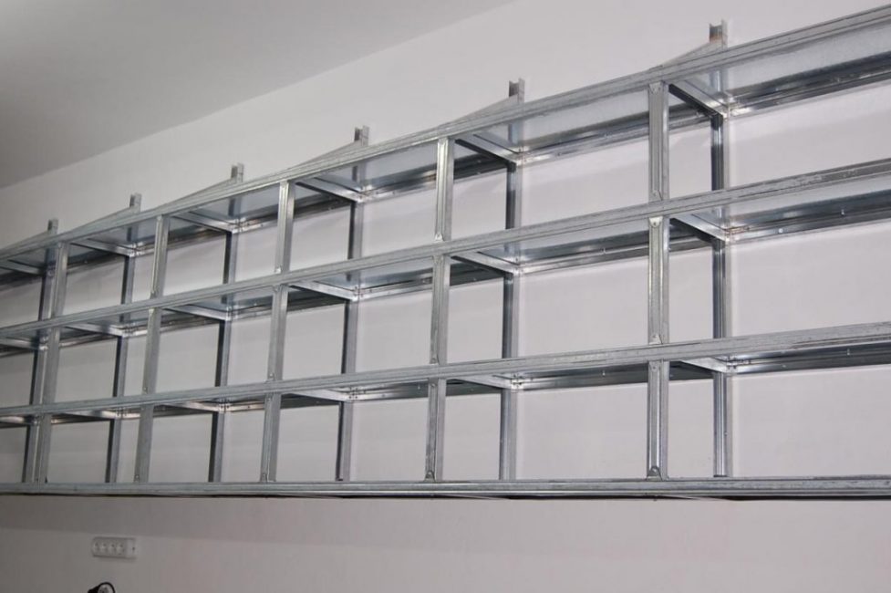 Étagères murales suspendues