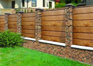 Clôture : principaux types, en bois, brique, tôle profilée, plastique, grillage, béton. Instructions de construction de bricolage (plus de 105 photos et vidéos) + avis