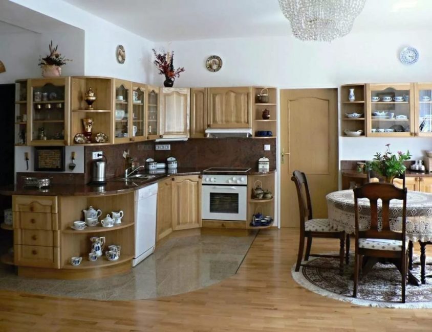 La combinaison de carreaux avec stratifié