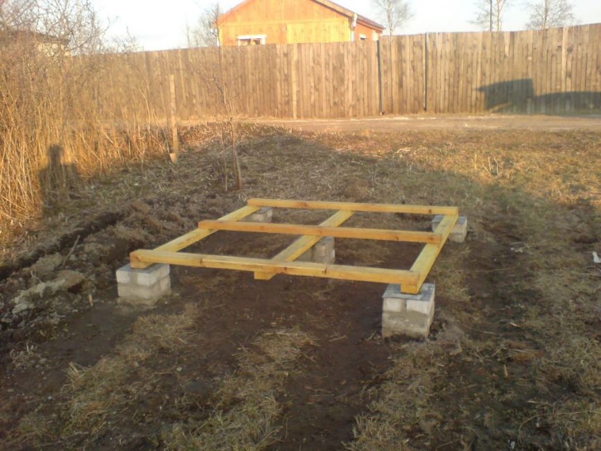 Construire sur des piliers en béton