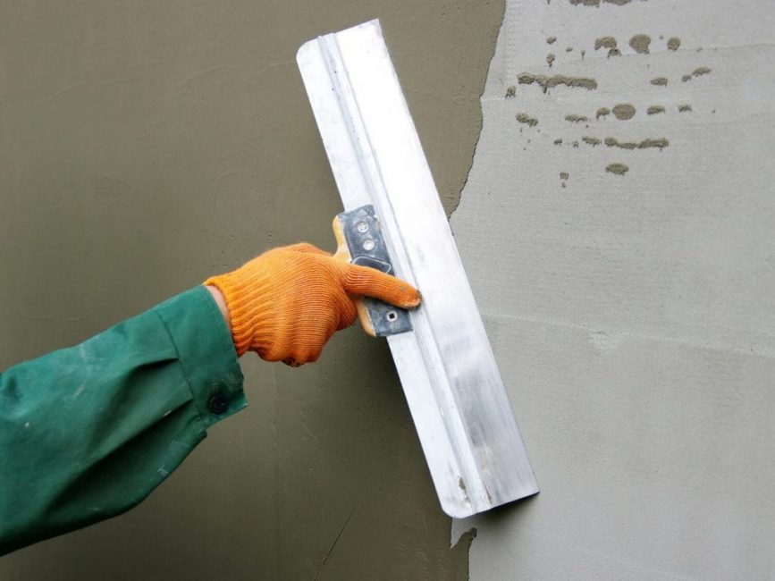 Application d'une couche de revêtement