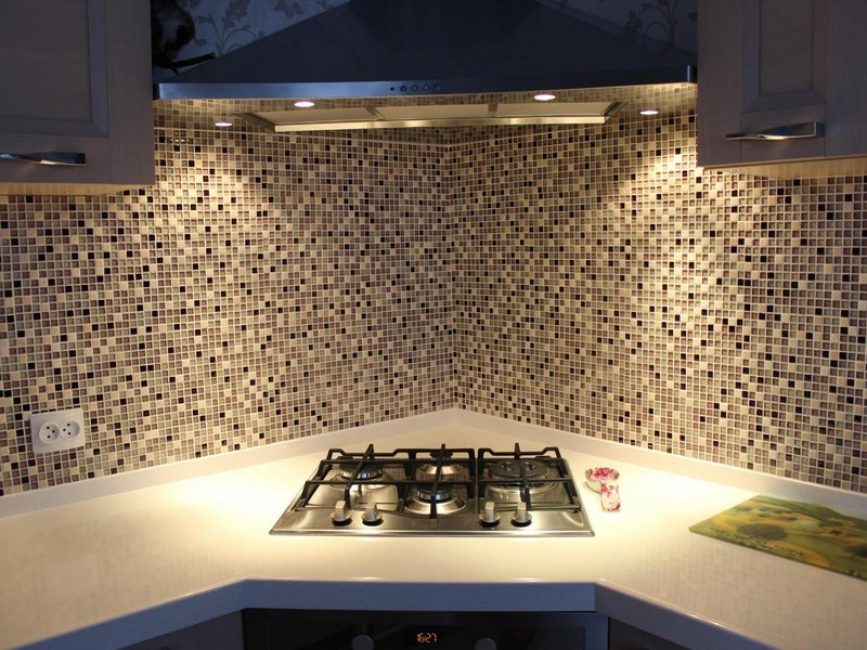 L'écran de protection peut recouvrir tout ou partie du mur.