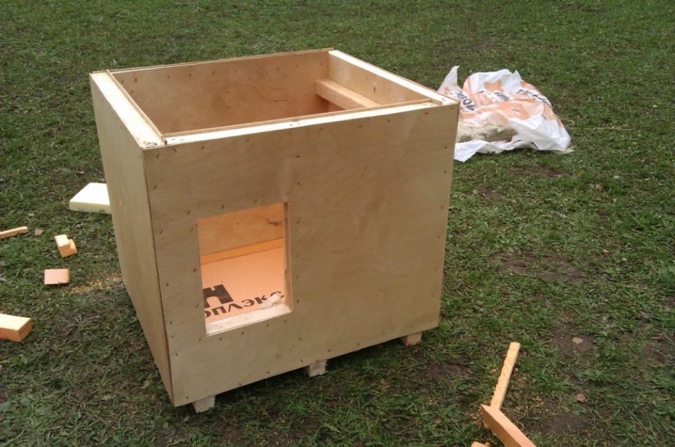 Stand en contreplaqué