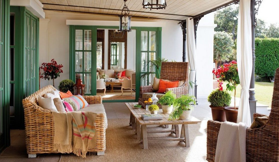 Terrasse attenante à la maison