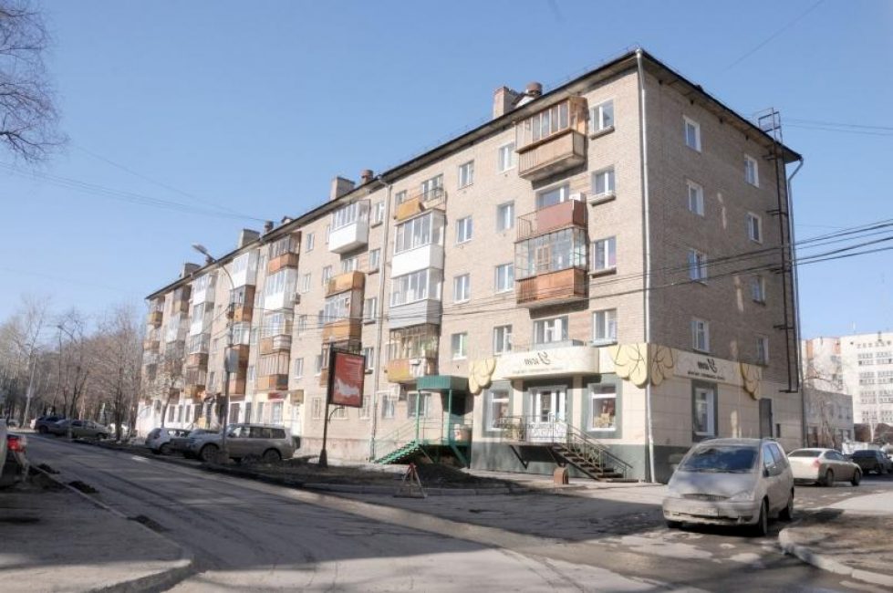 Une des maisons avec des appartements exigus