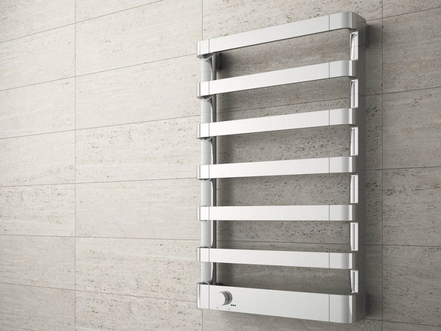 Appareil élégant pour une salle de bain moderne