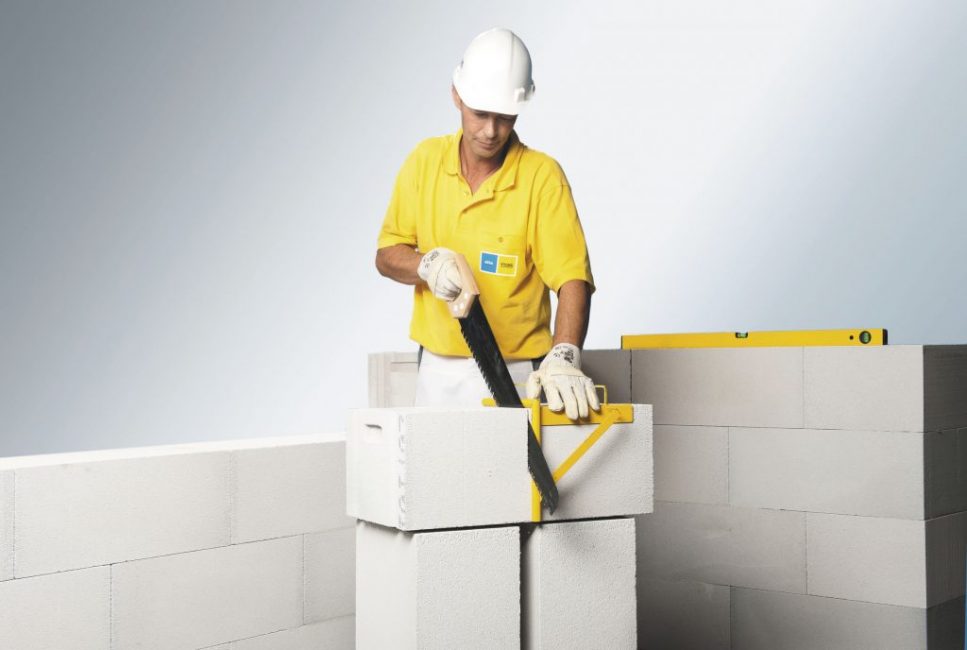 Les blocs de béton cellulaire sont faciles à couper et à scier