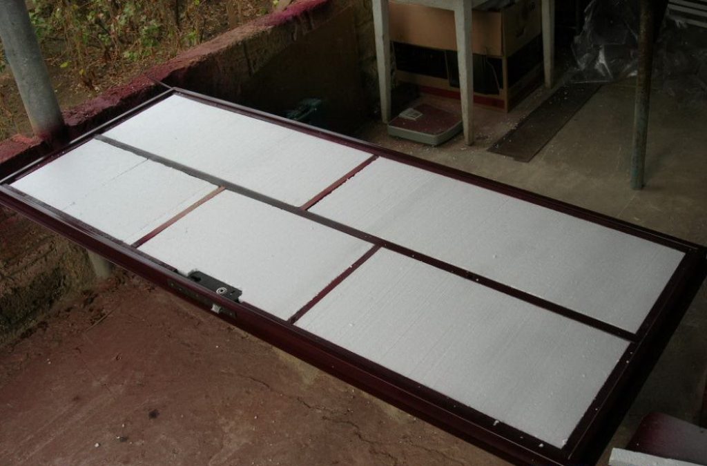 Porte en fer: comment fabriquer, isoler et installer de vos propres mains. Instructions étape par étape également (photos et vidéos)