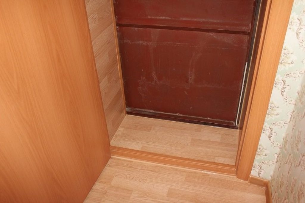 Porte en fer: comment fabriquer, isoler et installer de vos propres mains. Instructions étape par étape également (photos et vidéos)