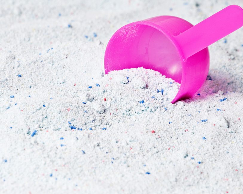 La poudre avec des phosphates adoucira l'eau, mais cela aura un effet négatif sur le corps des enfantsLa poudre avec des phosphates adoucira l'eau, mais cela aura un effet négatif sur le corps des enfants