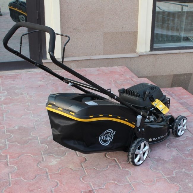 Tondeuse à gazon Huter GLM-5.0 S