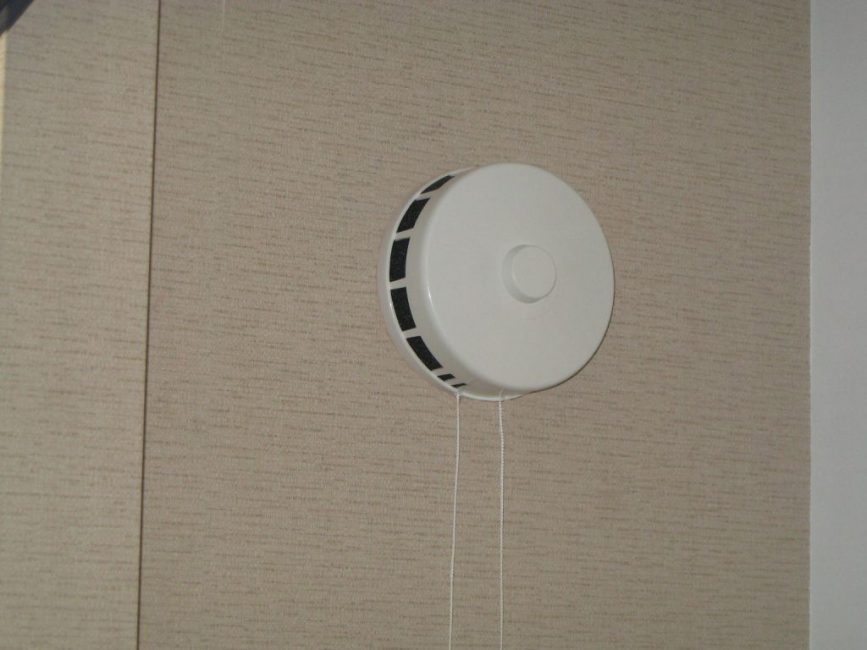 Vanne d'alimentation dans le mur de la maison