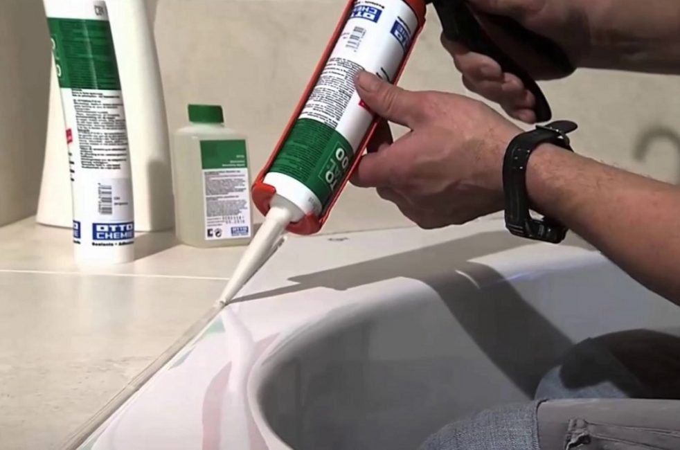 Scellant de plomberie en silicone