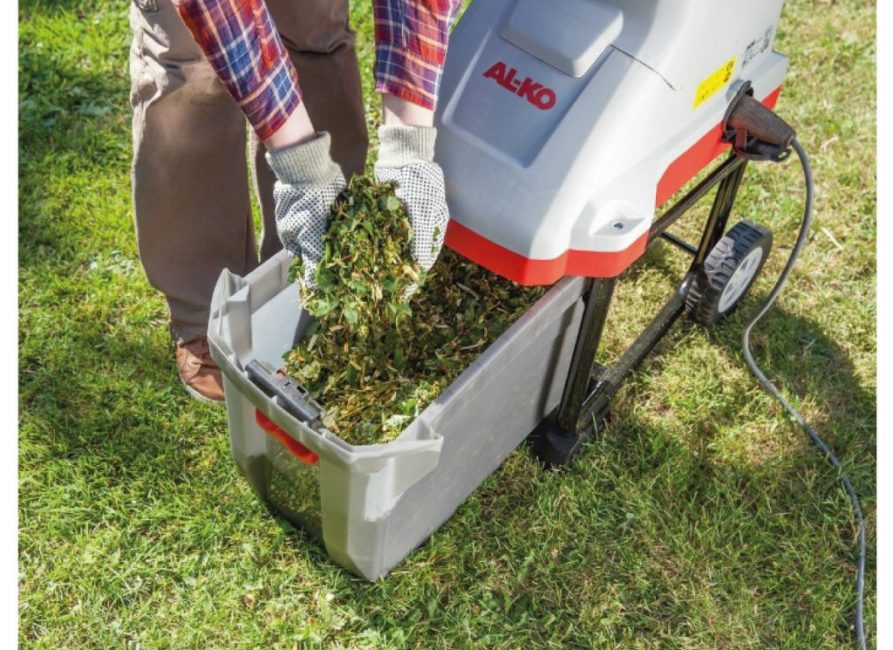 Tout est pensé dans un hachoir puissant et pratique. Il est facile et simple à utiliser, il recycle rapidement les débris de jardin