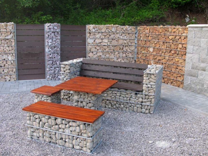 Conception simple, pas de détails inutiles