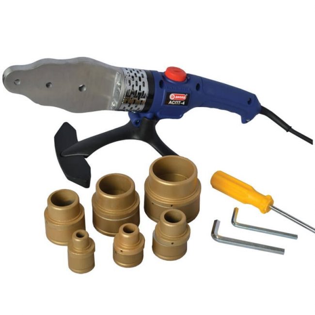 Machine à souder pour souder des tuyaux en polypropylène